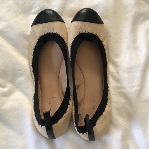 Banana Republic Shoes - Banan Republic Ballet Flats